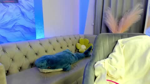 Esme Runn online show from 10, 11, 2025