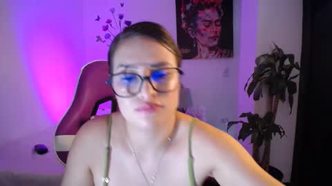 Esmeralda online show from 27, 2, 2026