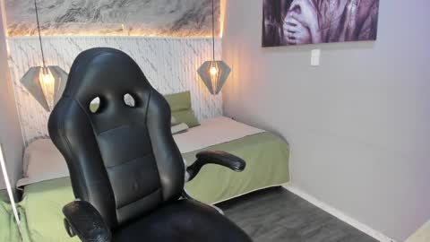 Snapshot of esmeralda__18 chatting on 6, 4, 2026 Esmeralda online show from 6, 4, 2026