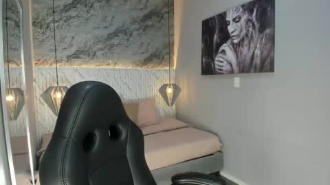 Snapshot of esmeralda__18 chatting on 25, 4, 2026 Esmeralda online show from 25, 4, 2026