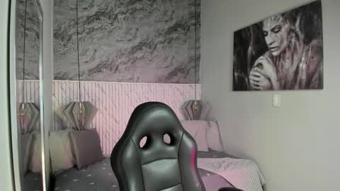 Snapshot of esmeralda__18 chatting on 23, 5, 2026 Esmeralda online show from 23, 5, 2026