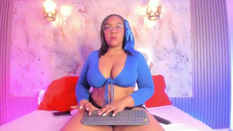 Snapshot of esmeralda_duarte chatting on 14, 1, 2025 esmeralda online show from 14, 1, 2025