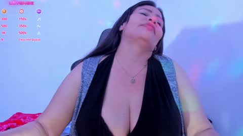 Snapshot of esmeralda_milf1 chatting on 3, 12, 2024 esme online show from 3, 12, 2024