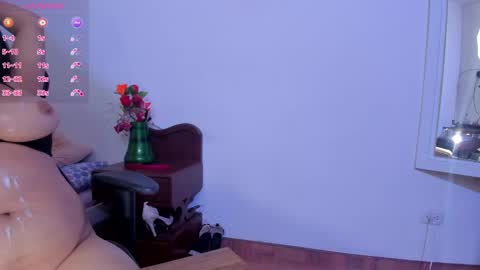 Snapshot of esmeralda_milf1 chatting on 4, 3, 2025 esme online show from 4, 3, 2025