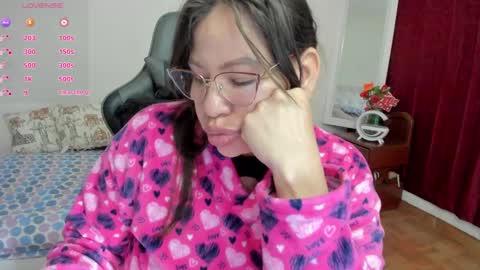 Snapshot of esmeralda_milf1 chatting on 18, 9, 2025 esme online show from 18, 9, 2025