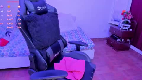 Snapshot of esmeralda_milf1 chatting on 20, 9, 2025 esme online show from 20, 9, 2025