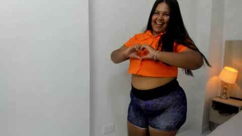 Snapshot of esmeralda_salazar chatting on 17, 11, 2025 Esmeralda online show from 17, 11, 2025