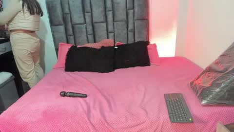 Snapshot of esmeraldaa_sc chatting on 31, 5, 2026 Perla online show from 31, 5, 2026