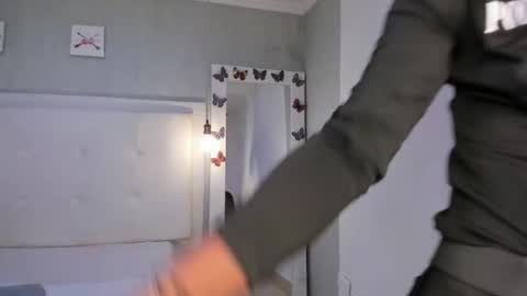 esmeraldanyx online show from 2, 10, 2025