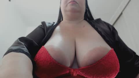 Esmeralda online show from 30, 1, 2025