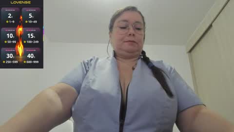 Esmeralda online show from 6, 4, 2026