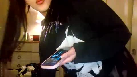 Snapshot of esoterickitten777 chatting on 8, 1, 2026 axe online show from 8, 1, 2026