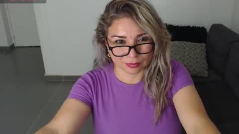 Snapshot of esperanza86_ chatting on 11, 2, 2025 Juliana online show from 11, 2, 2025