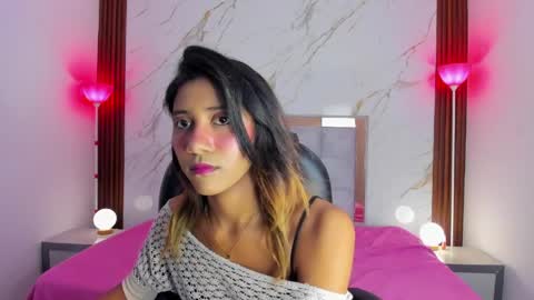 esperanzamora online show from 8, 4, 2026