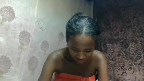 Snapshot of estancelee chatting on 7, 7, 2026 estancelee online show from 7, 7, 2026