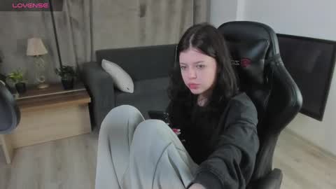 Snapshot of este_ria chatting on 4, 12, 2024 esteria online show from 4, 12, 2024