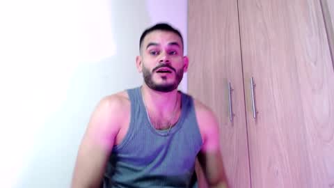 Snapshot of esteban_fer chatting on 3, 1, 2025 Esteban Fernandez online show from 3, 1, 2025