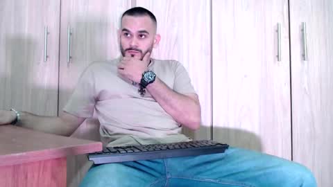 Snapshot of esteban_fer chatting on 28, 2, 2025 Esteban Fernandez online show from 28, 2, 2025