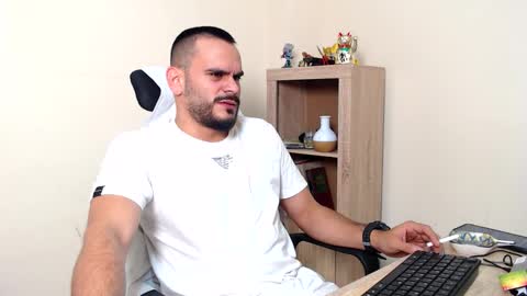 Esteban Fernandez online show from 11, 2, 2026