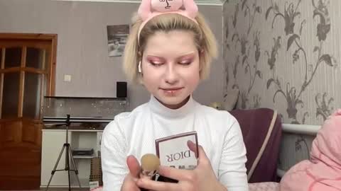 Snapshot of estelalide chatting on 6, 2, 2026 Vulpecula online show from 6, 2, 2026