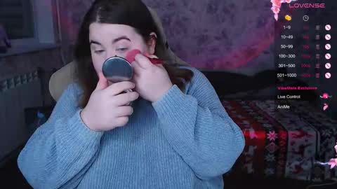 Snapshot of estelle_hicks chatting on 18, 11, 2025 estelle_hicks online show from 18, 11, 2025