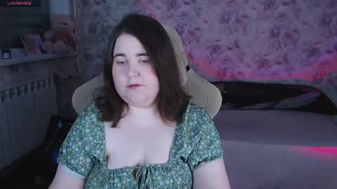 estelle_hicks online show from 6, 5, 2026