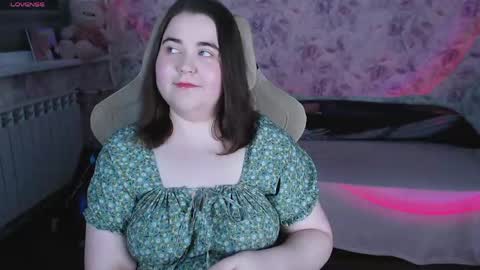 estelle_hicks online show from 19, 5, 2026