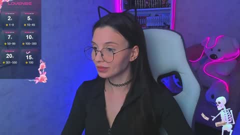 Ester online show from 28, 1, 2025