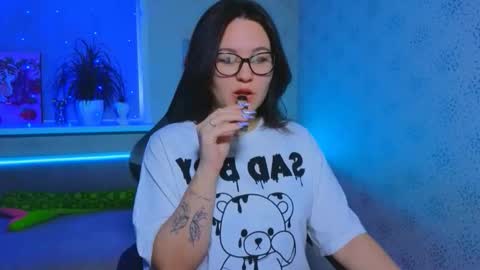 EsterPlayful online show from 10, 11, 2025