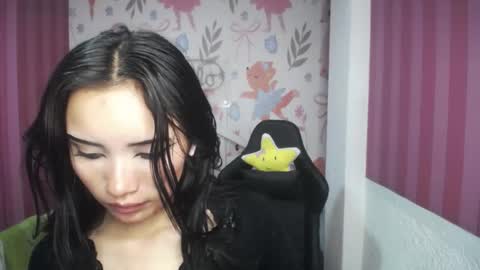 Snapshot of esther_toro_b chatting on 4, 12, 2024 esther_toro_b online show from 4, 12, 2024