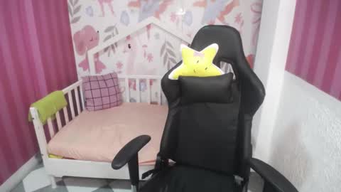 Snapshot of esther_toro_b chatting on 5, 12, 2024 esther_toro_b online show from 5, 12, 2024