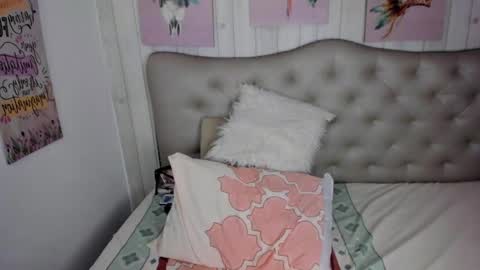 Snapshot of estrella_shy chatting on 7, 3, 2025 Estrella online show from 7, 3, 2025