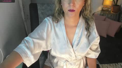 - E S T R E L L A  M I L F - online show from 25, 2, 2025