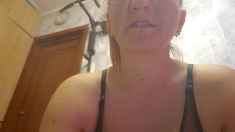 estrellawalters online show from 30, 9, 2025