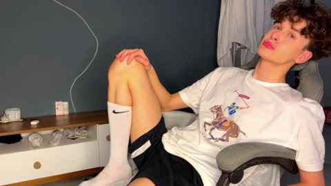 Snapshot of estremecerse chatting on 26, 12, 2024 Alex online show from 26, 12, 2024