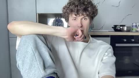 Snapshot of estremecerse chatting on 25, 2, 2026 Alex online show from 25, 2, 2026