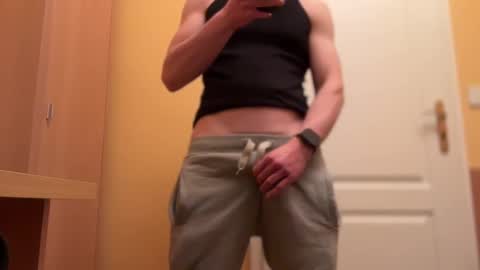 Snapshot of etat_on chatting on 7, 1, 2025 Tom online show from 7, 1, 2025
