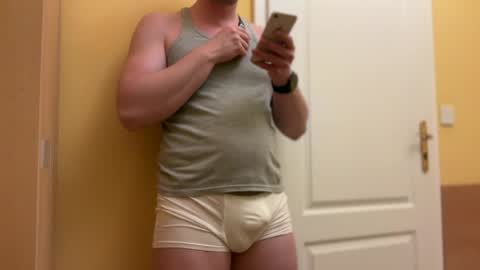 Snapshot of etat_on chatting on 25, 6, 2026 Tom online show from 25, 6, 2026