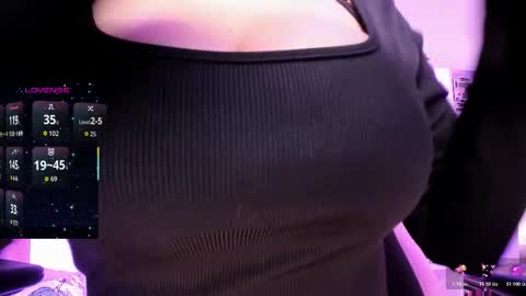 Snapshot of eternalmuse chatting on 12, 11, 2025 eternalmuse online show from 12, 11, 2025