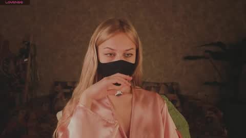 Snapshot of eternalophelia chatting on 20, 4, 2026 Sophia online show from 20, 4, 2026