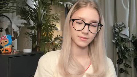 Snapshot of eternity_cuite chatting on 26, 3, 2026 Natalie online show from 26, 3, 2026