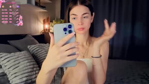 Snapshot of eternity_is_endless chatting on 7, 10, 2025 Mary online show from 7, 10, 2025