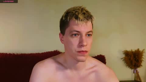 Snapshot of ethan7inches chatting on 25, 5, 2026 Ethan online show from 25, 5, 2026