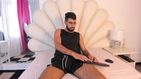 Ethan online show from 31, 1, 2025