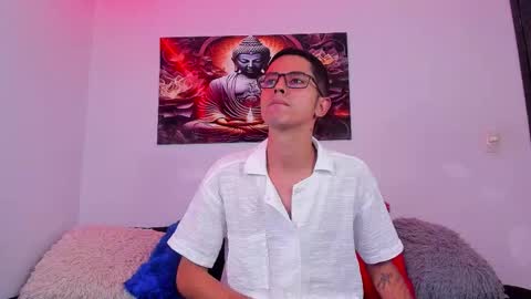 Snapshot of ethan_sai01 chatting on 28, 10, 2025 ETHAN SAI online show from 28, 10, 2025