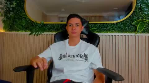 Snapshot of ethanlowell chatting on 12, 1, 2026 ethanlowell online show from 12, 1, 2026