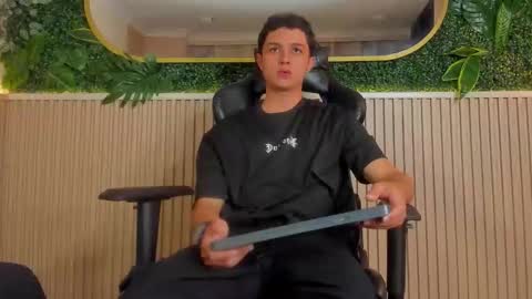 Snapshot of ethanlowell chatting on 18, 1, 2026 ethanlowell online show from 18, 1, 2026