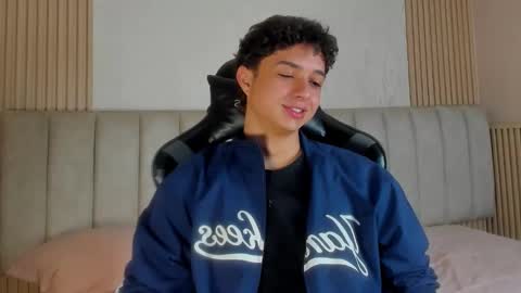 Snapshot of ethanlowell chatting on 4, 3, 2026 ethanlowell online show from 4, 3, 2026