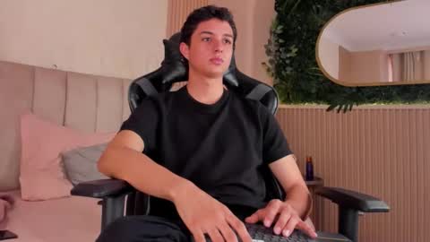 Snapshot of ethanlowell chatting on 22, 3, 2026 ethanlowell online show from 22, 3, 2026