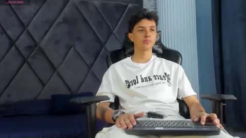 Snapshot of ethanlowell chatting on 31, 3, 2026 ethanlowell online show from 31, 3, 2026